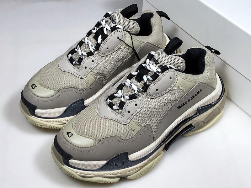 Triple S Sneaker "Beige Black"