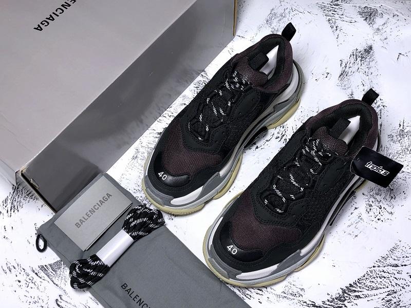 Triple S Sneaker "Burgundy"
