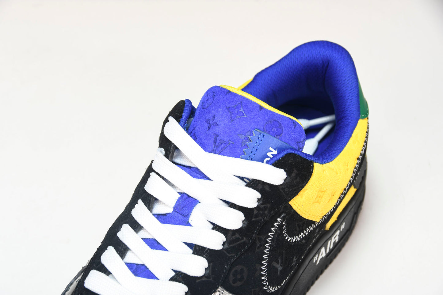 Louis Vuittоп x AF1 by Virgil Abloh 'Metallic Silver' (With Special Case)