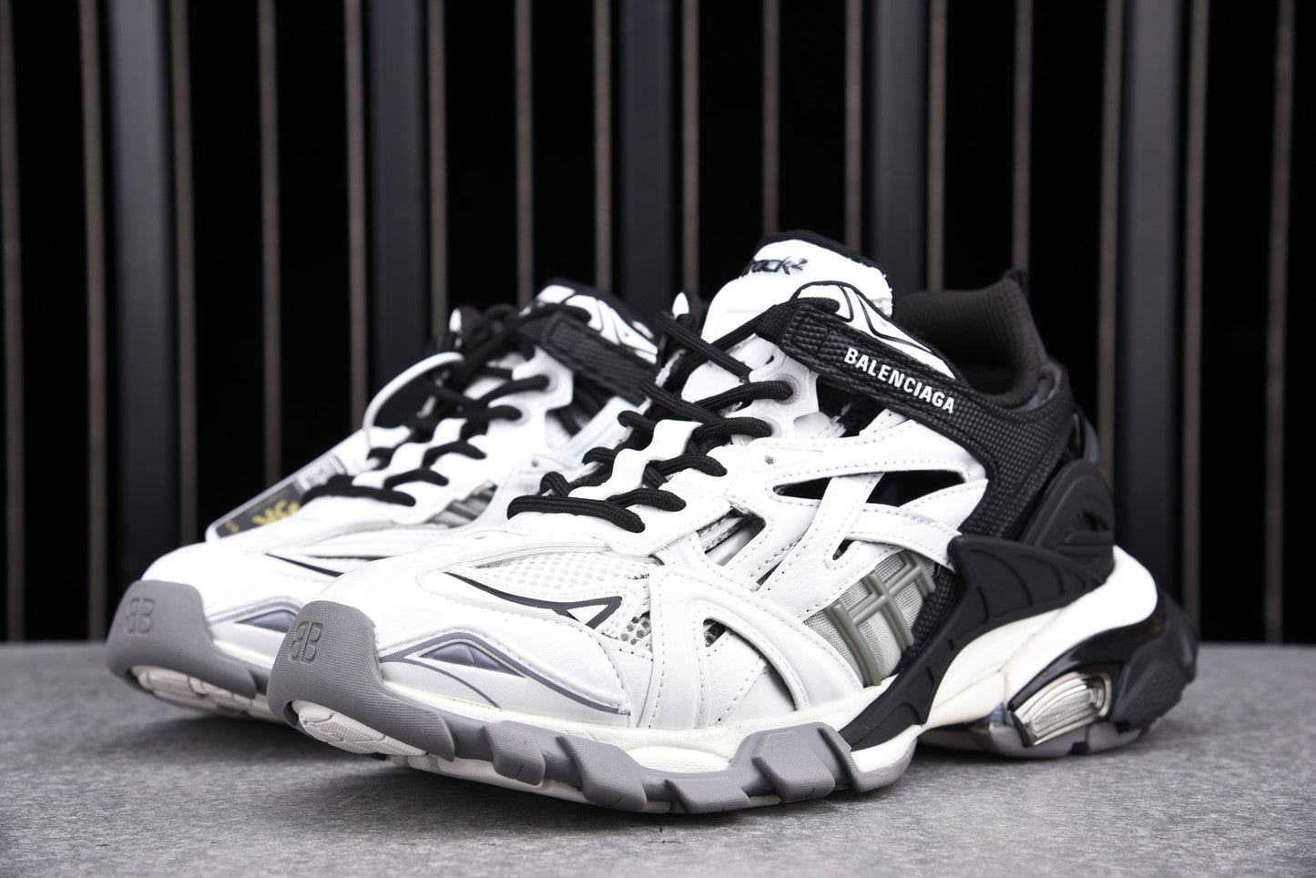 Track 2.0 Trainer 'Black White'