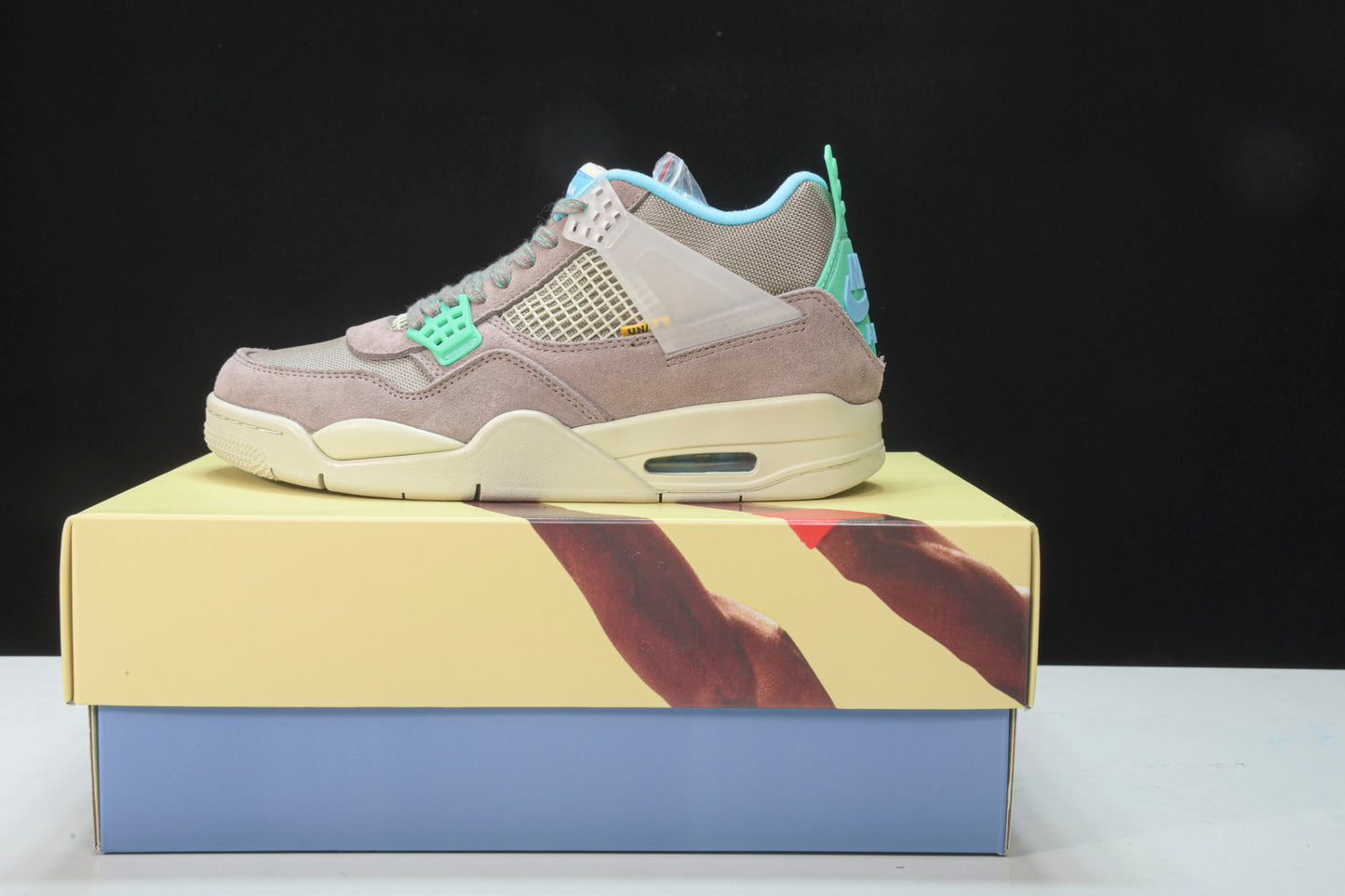 AJ4 Retro Union SP 'Taupe Haze'