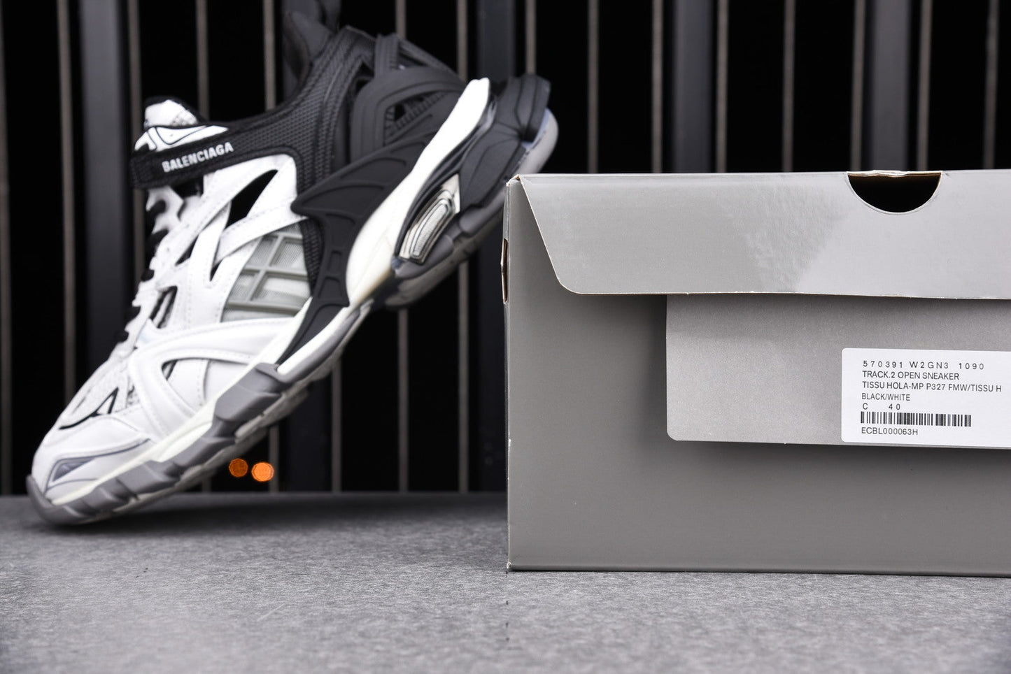 Track 2.0 Trainer 'Black White'