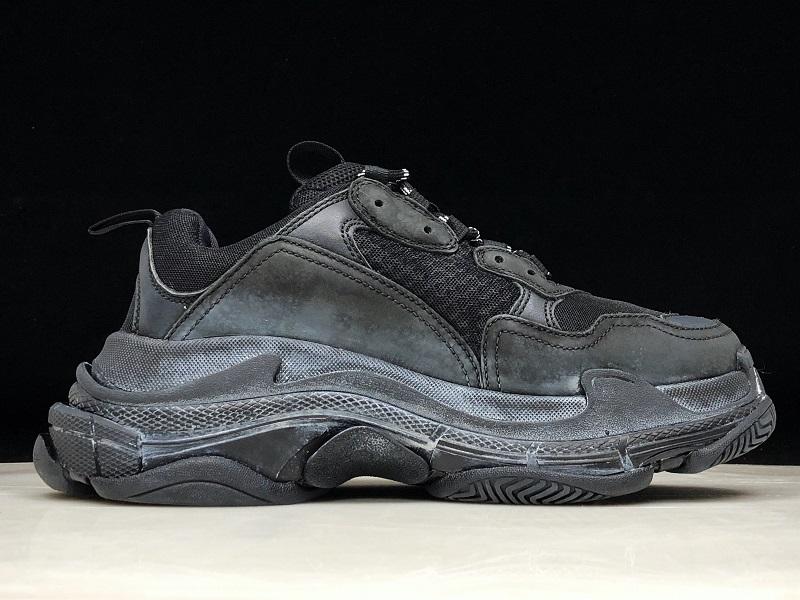 Triple S Sneaker "Black"