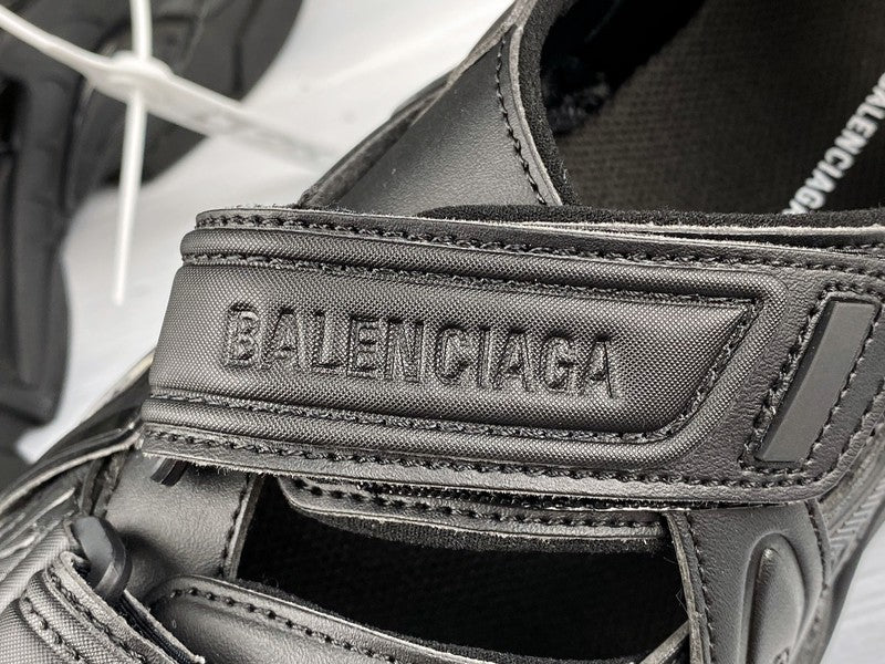 Track Sandal 'Triple Black'