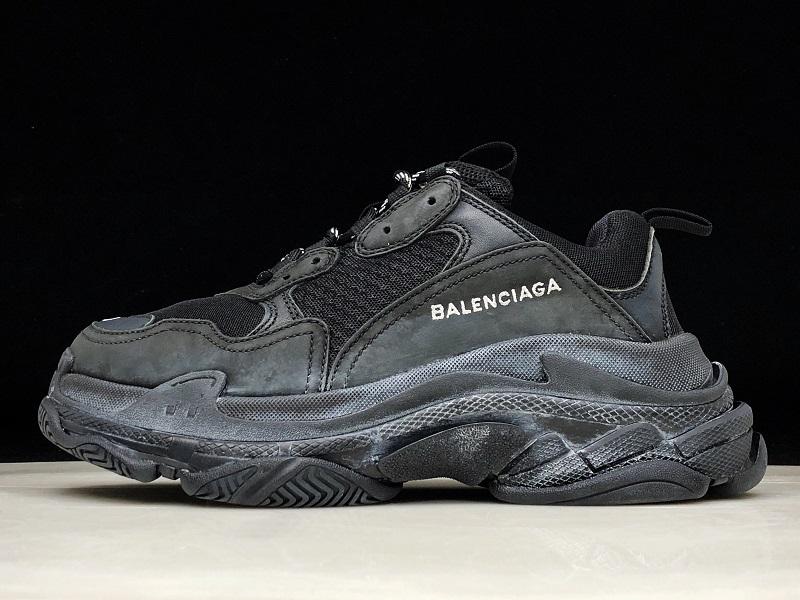 Triple S Sneaker "Black"