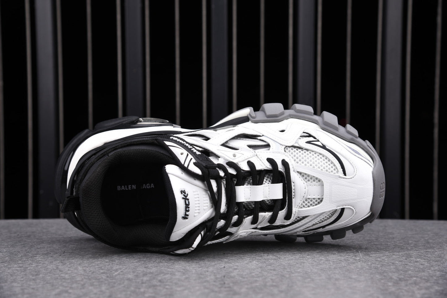 Track 2.0 Trainer 'Black White'
