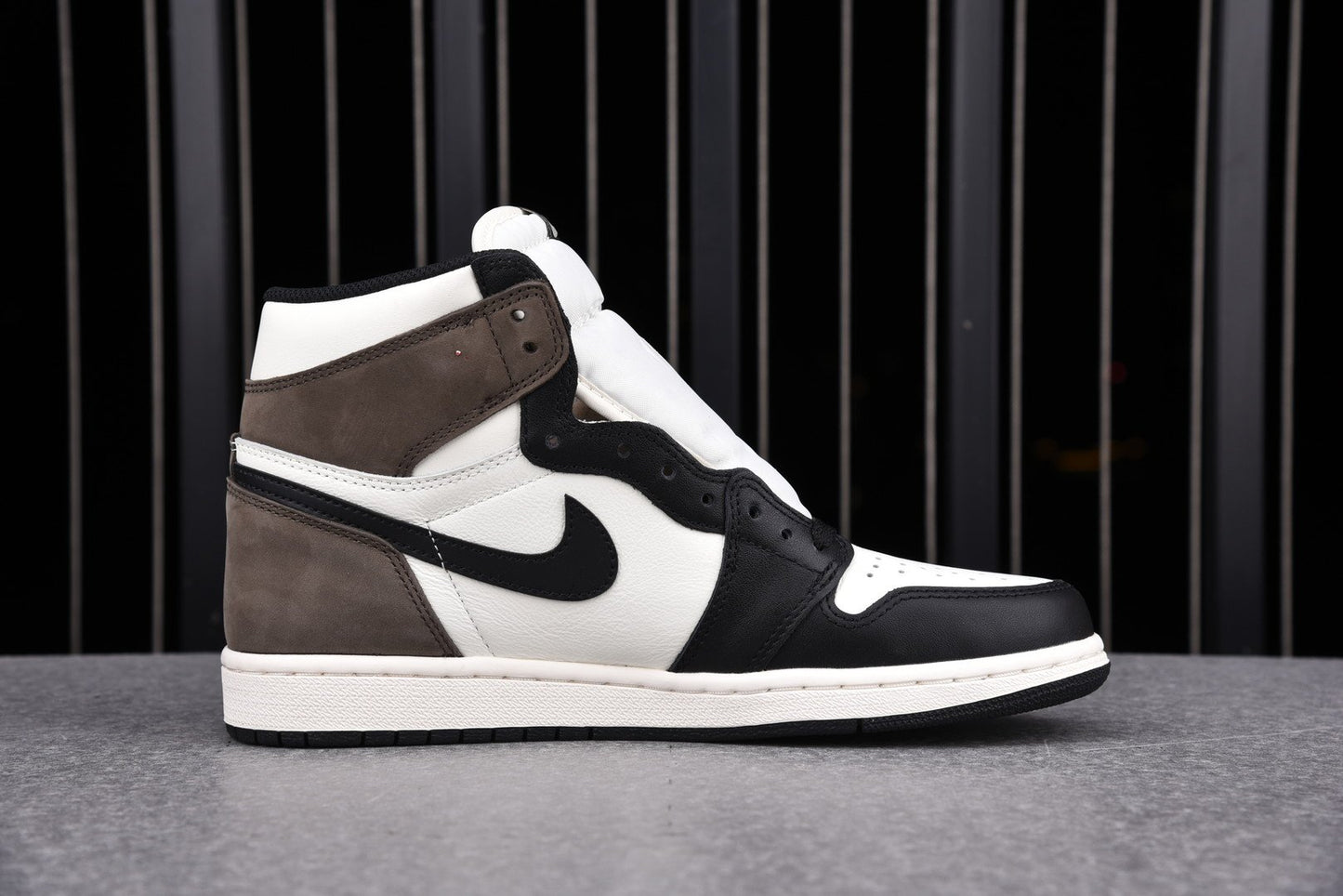 AJ1 Retro High Dark Mocha