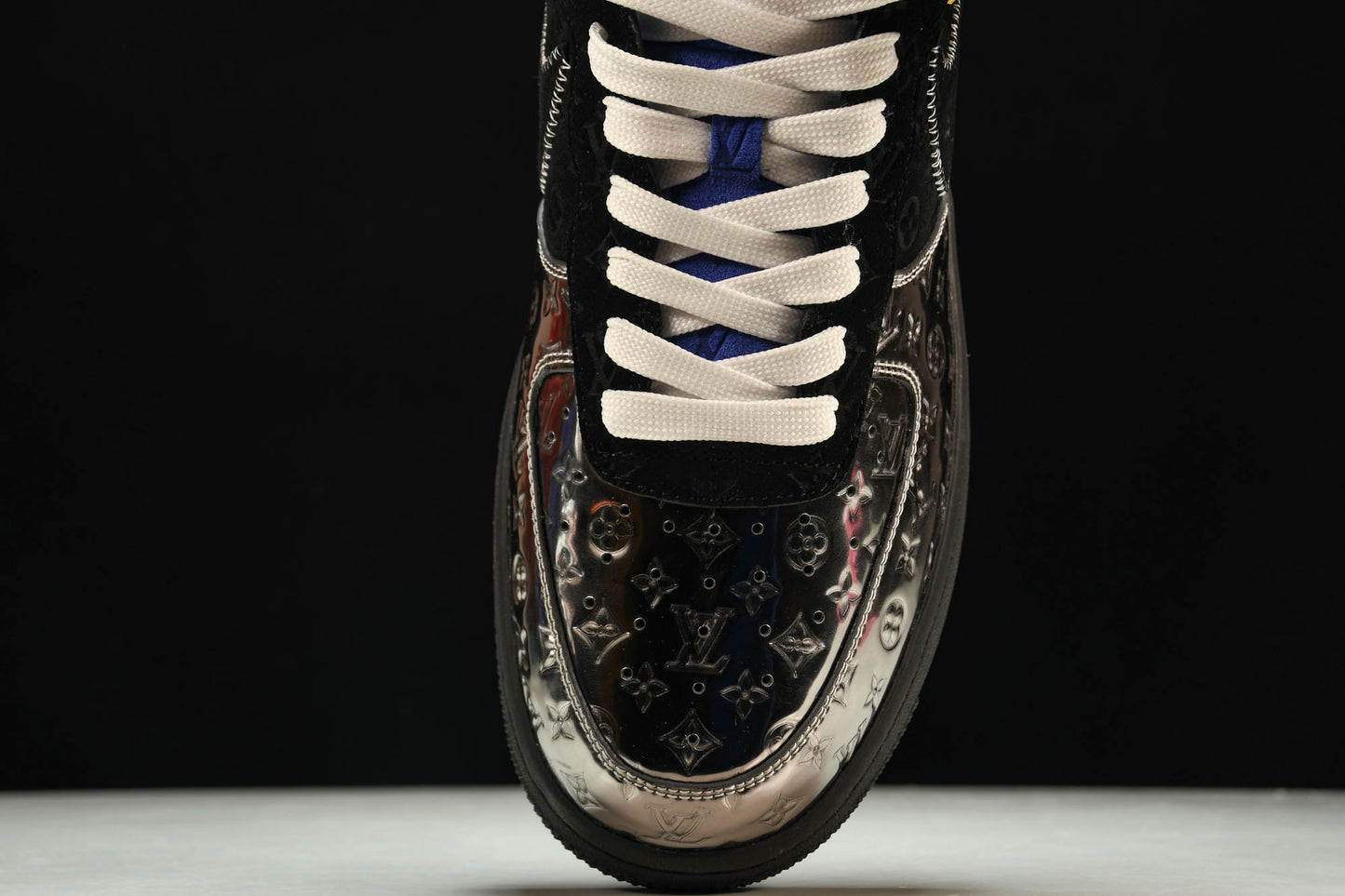 Louis Vuittоп x AF1 by Virgil Abloh 'Metallic Silver' (With Special Case)