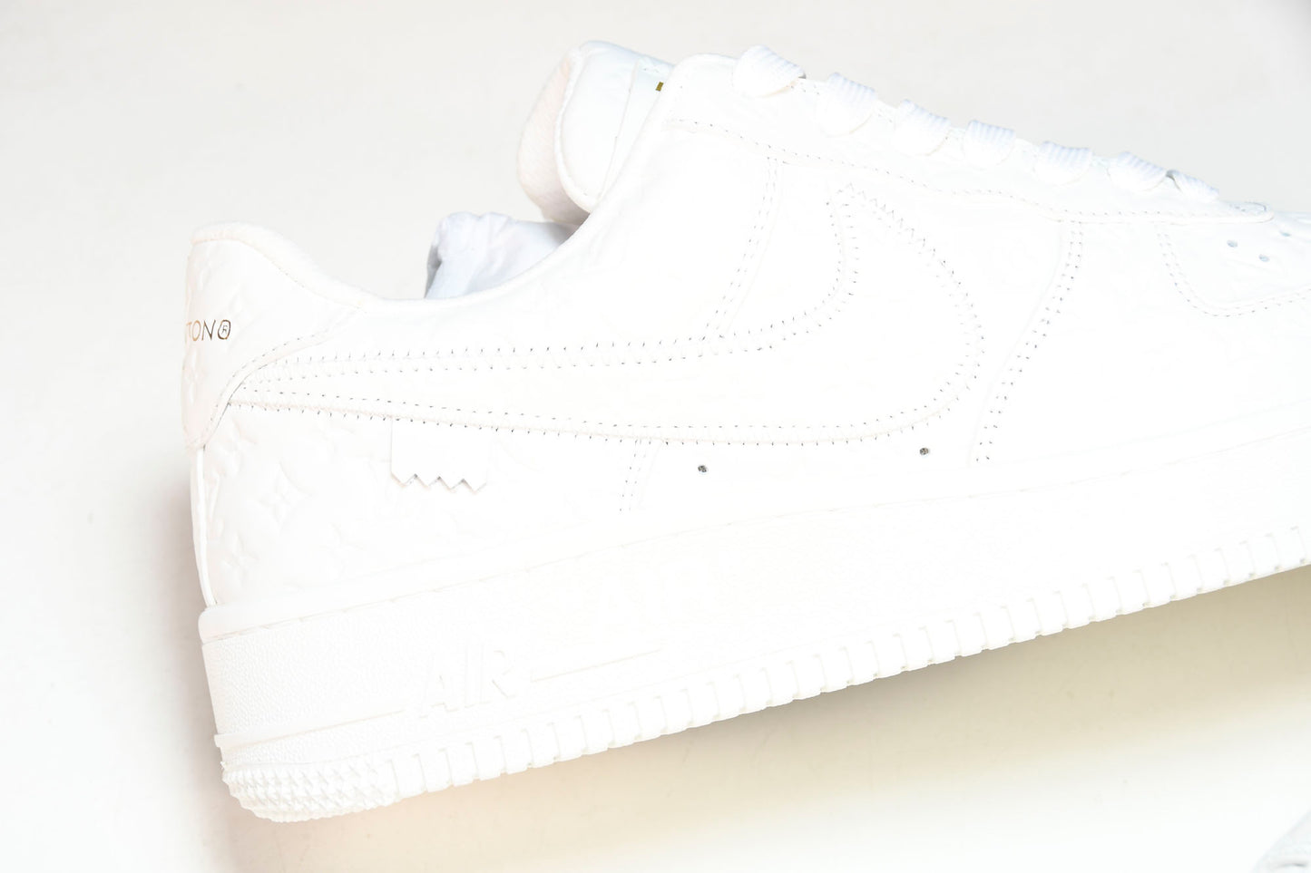 Louis Vuittоп x AF1 by Virgil Abloh 'White' (With Special Case)
