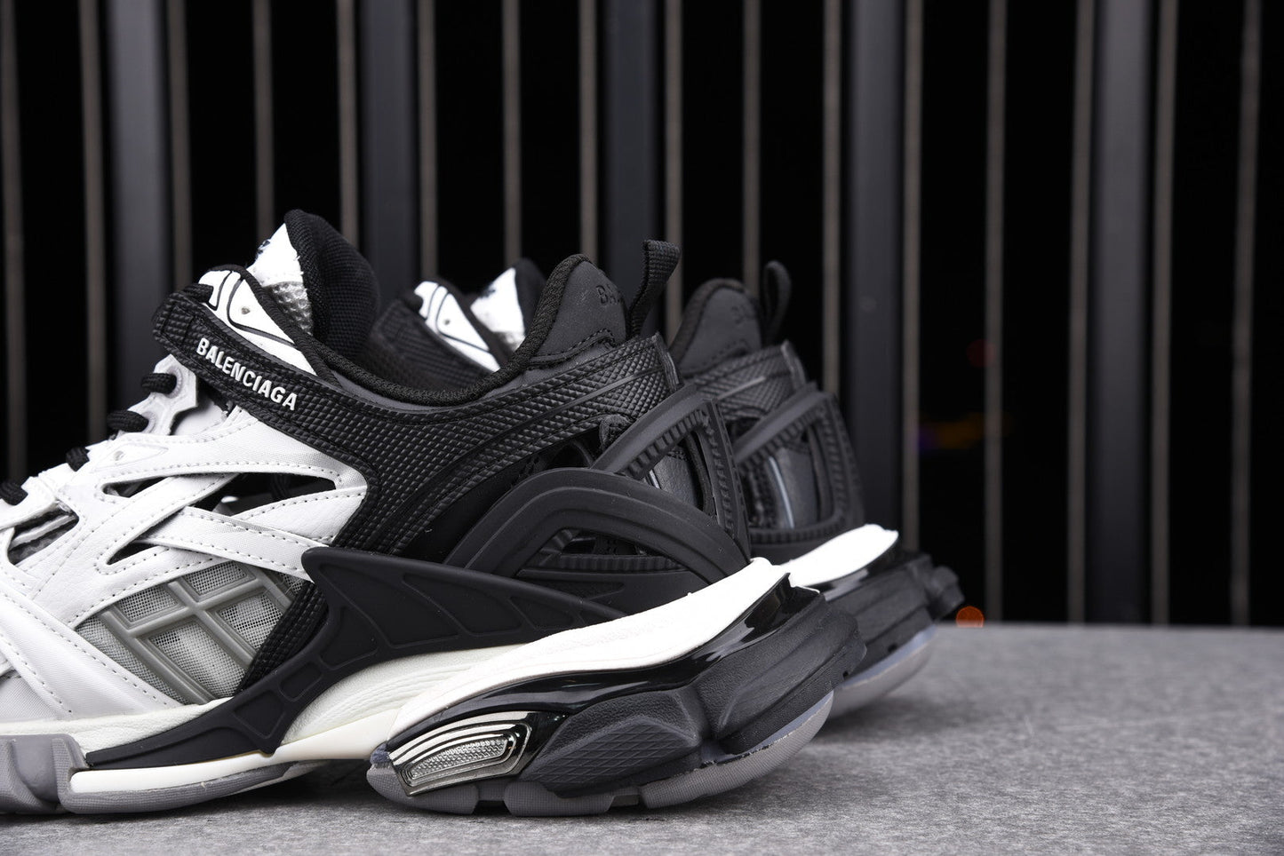 Track 2.0 Trainer 'Black White'