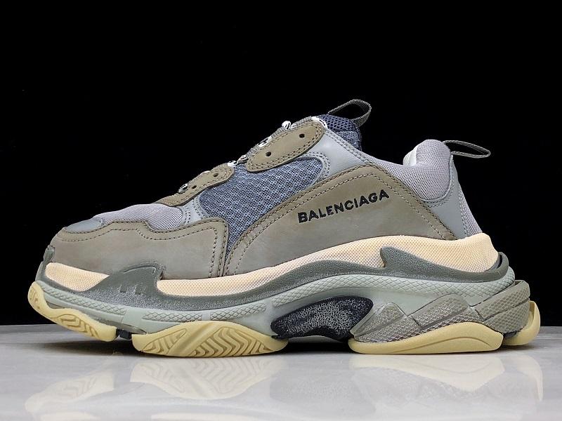 Triple S Sneaker "Grey"