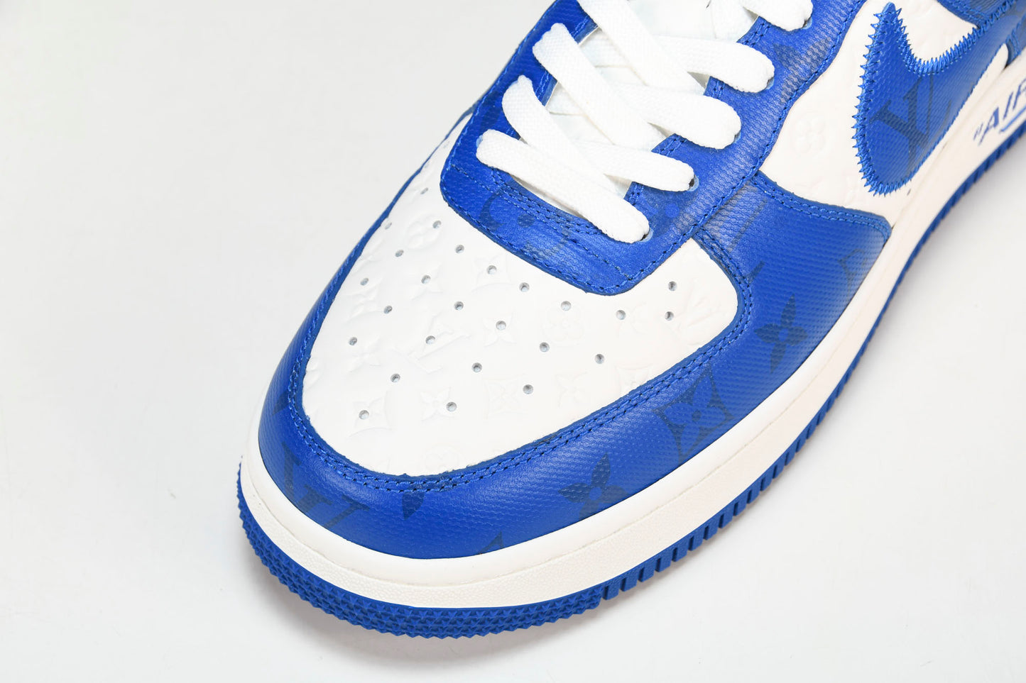 Louis Vuittоп x AF1 by Virgil Abloh 'White Blue' (With Special Case)