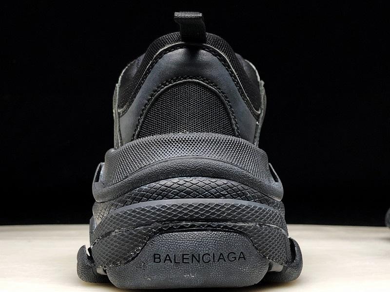 Triple S Sneaker "Black"